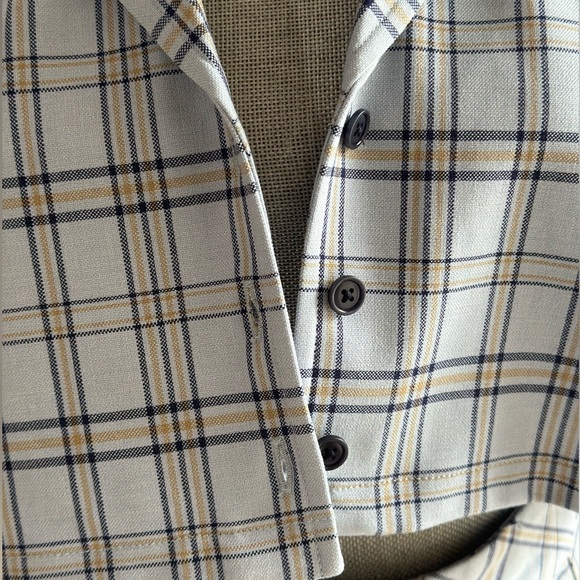 Aritzia - Sunday Best Button Up - Picture 4 of 8